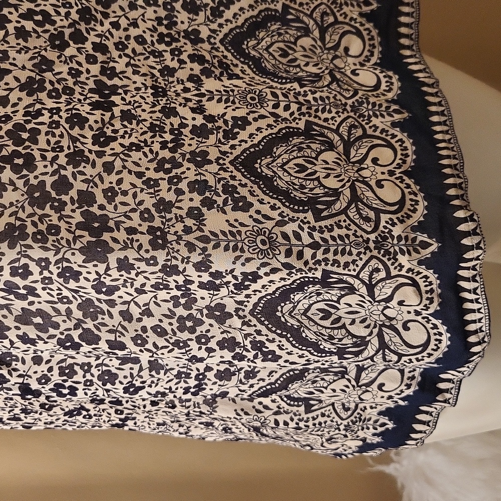 Sanctuary top 🖤 - Picture 4 of 4